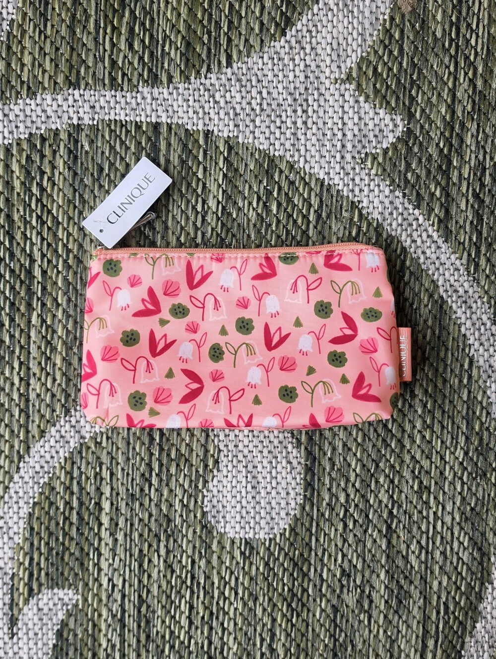 Makeup Bag & Sample Bundle - Picture 6 of 8